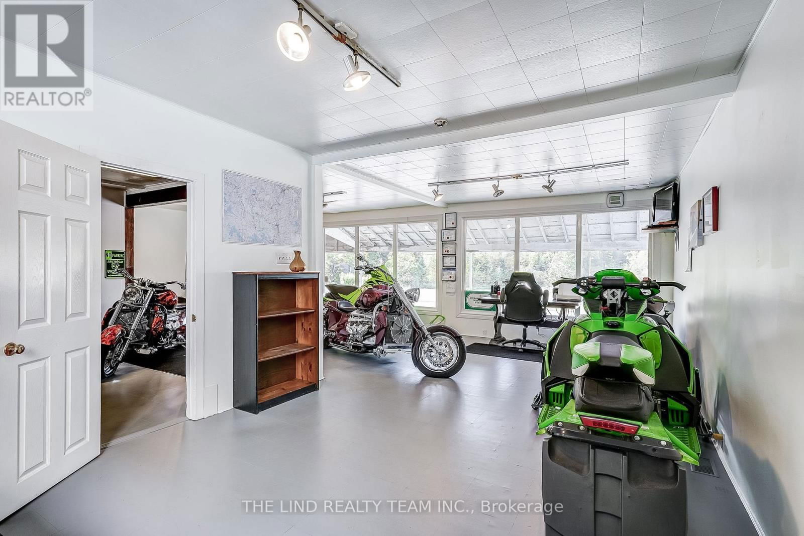 949 RAYMOND ROAD Image 24