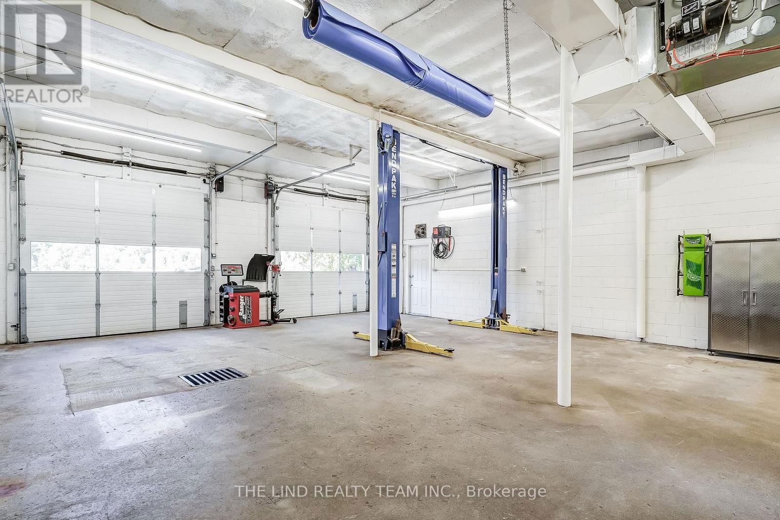 949 RAYMOND ROAD Image 29