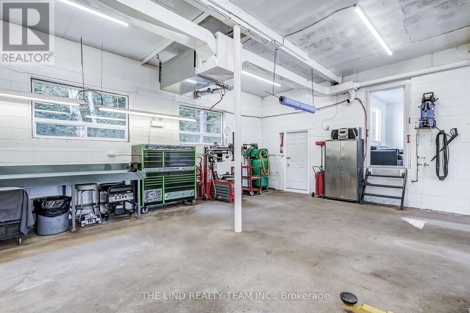 949 RAYMOND ROAD Image 30