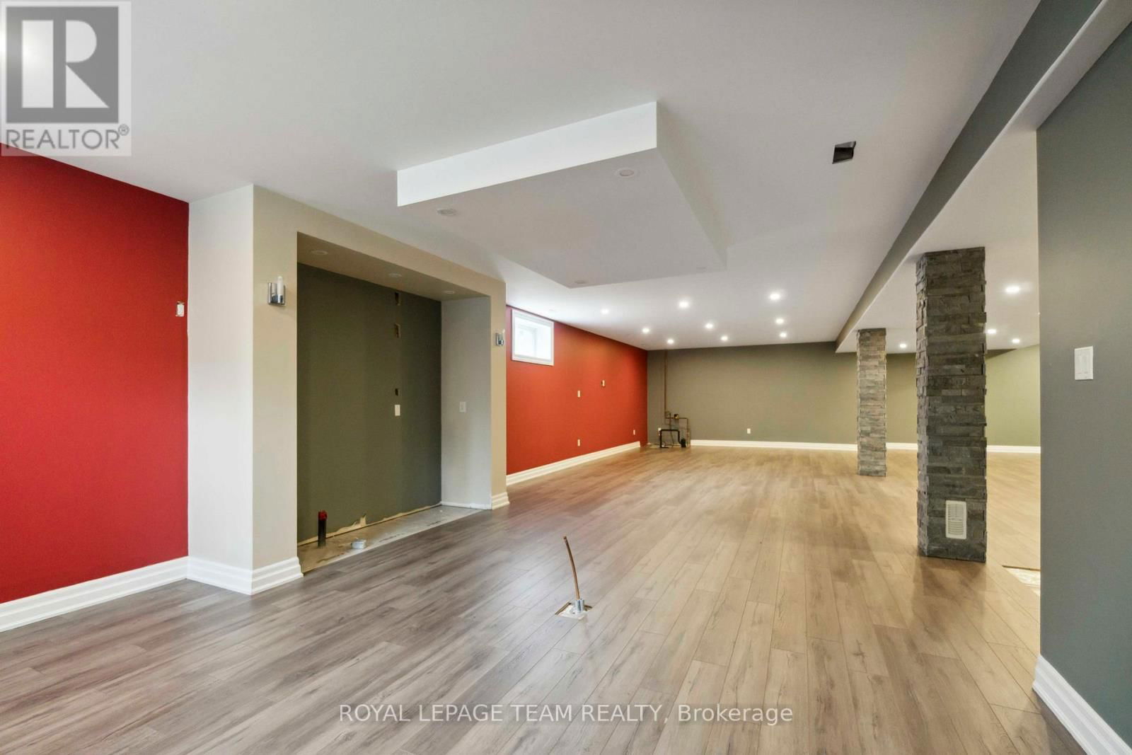 215 STEVENSON CRESCENT Image 43