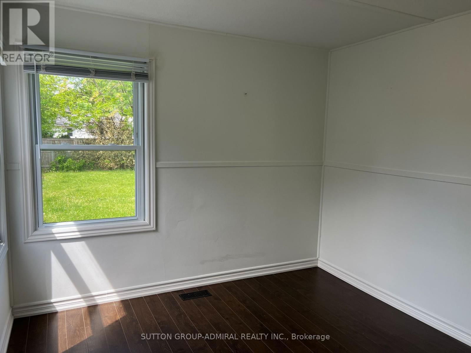 6269 CADHAM STREET Image 11