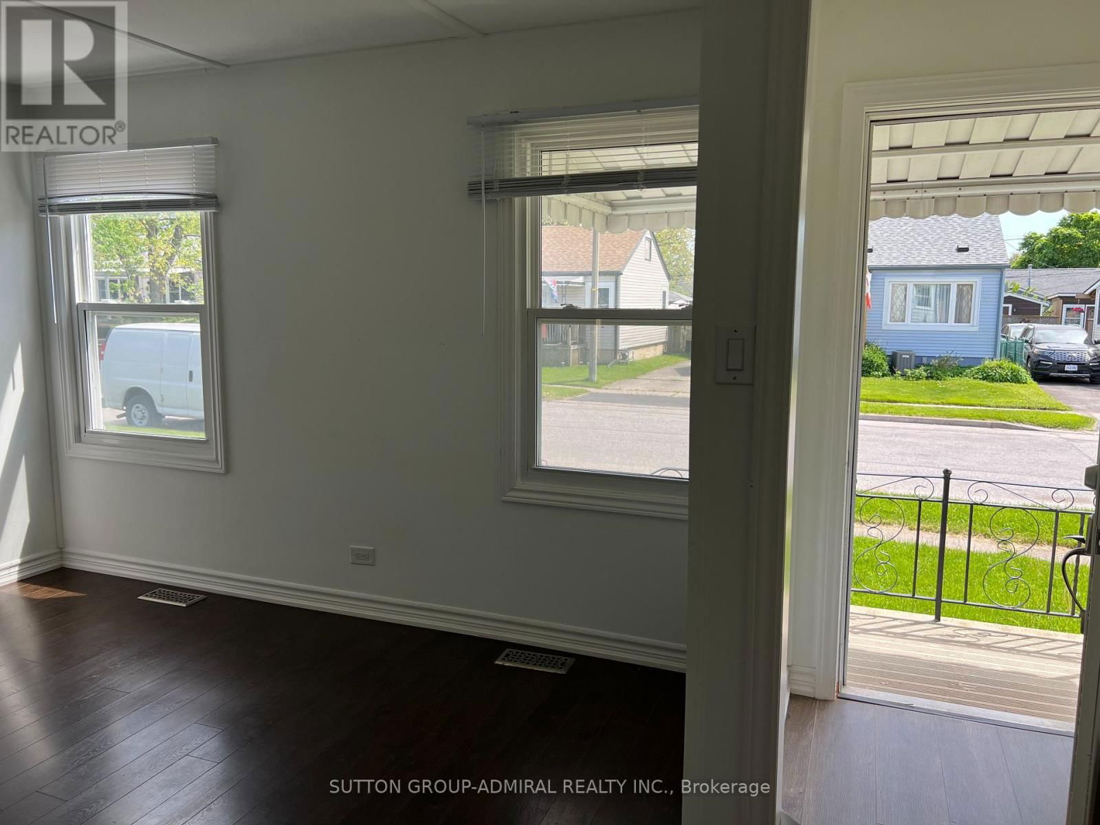 6269 CADHAM STREET Image 13