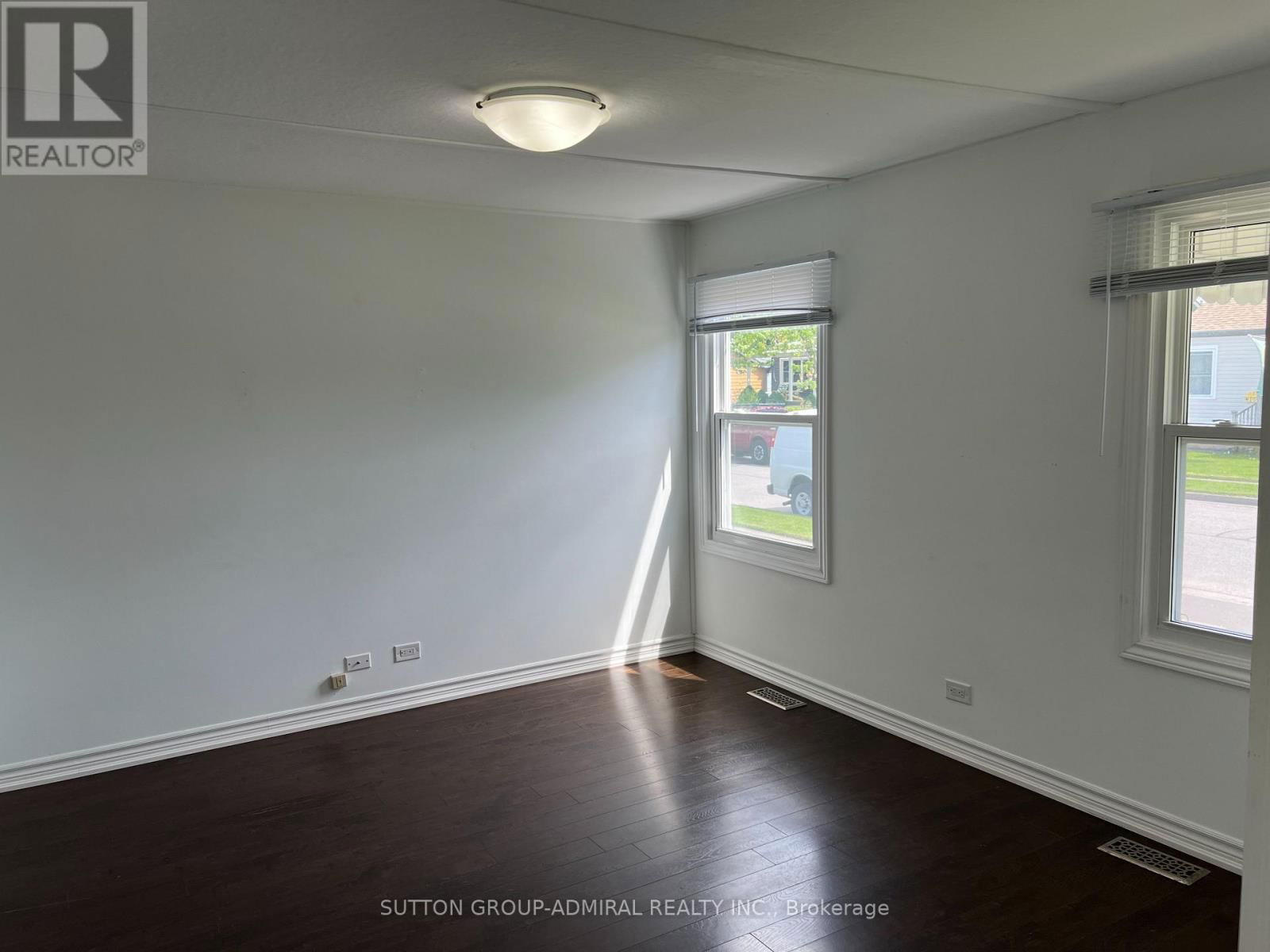 6269 CADHAM STREET Image 14