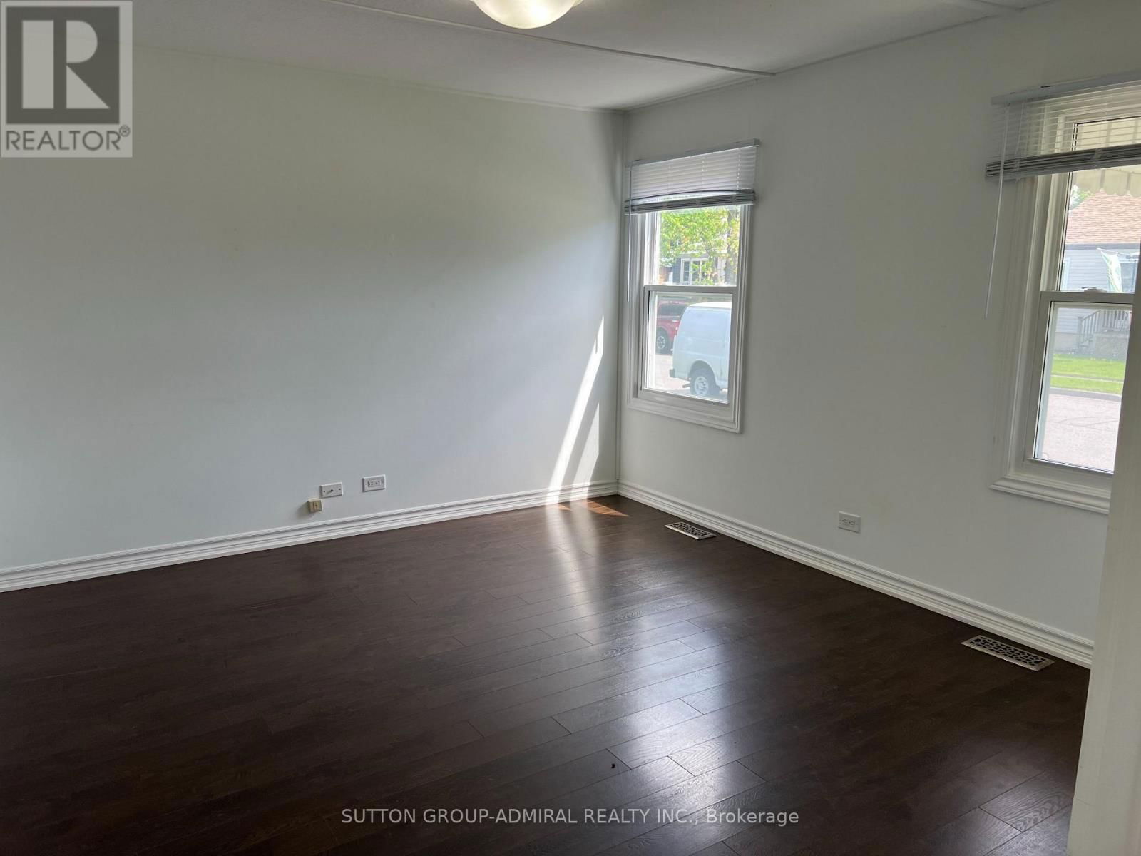 6269 CADHAM STREET Image 15