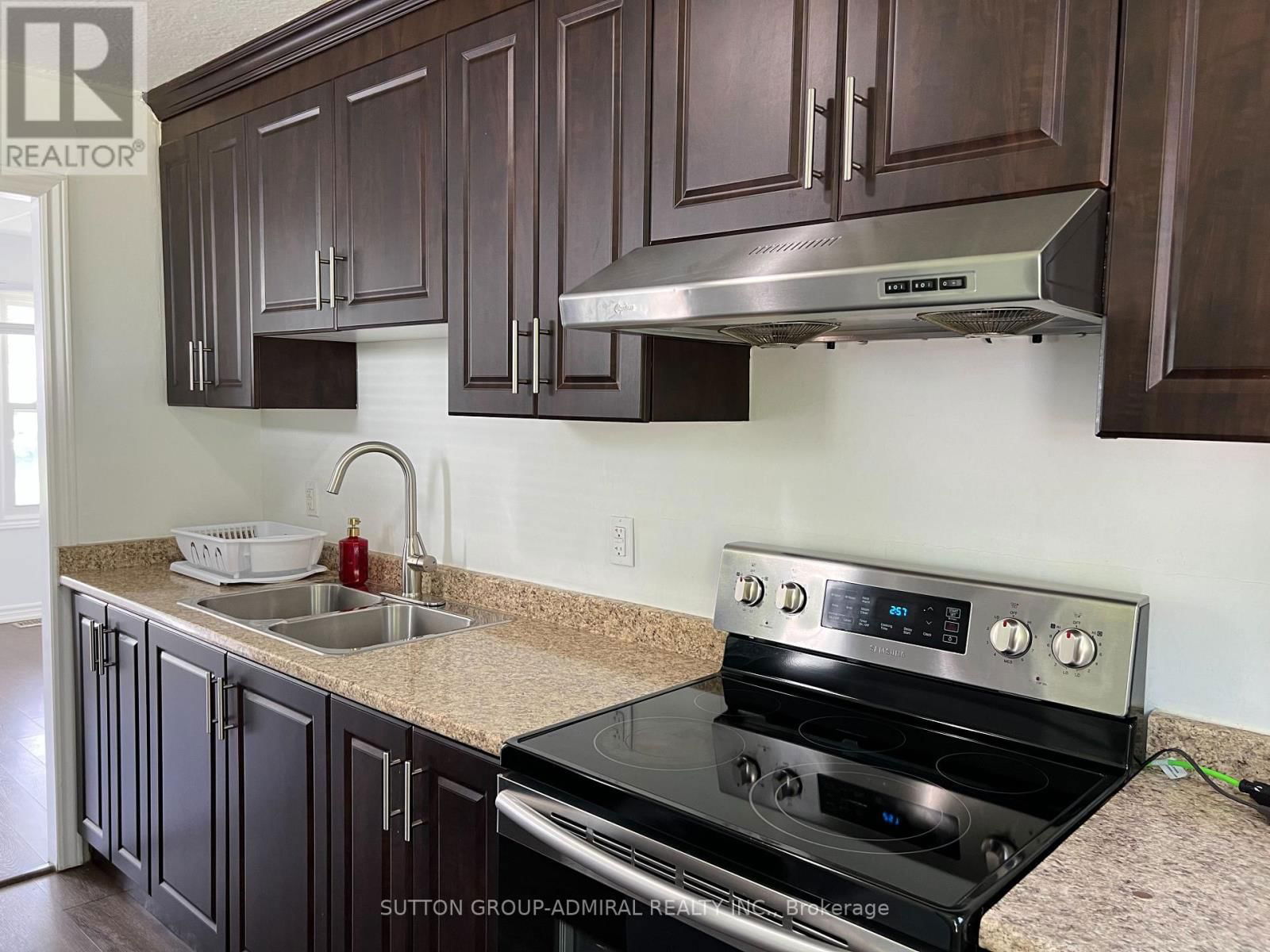 6269 CADHAM STREET Image 17