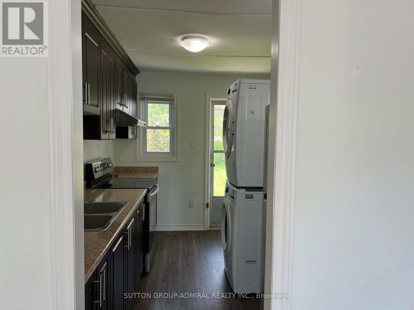 6269 CADHAM STREET Image 18