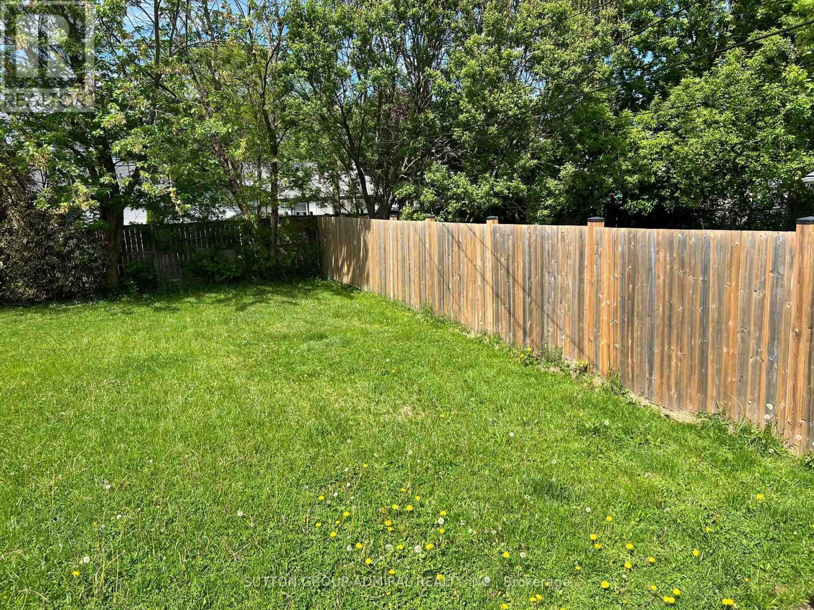 6269 CADHAM STREET Image 9