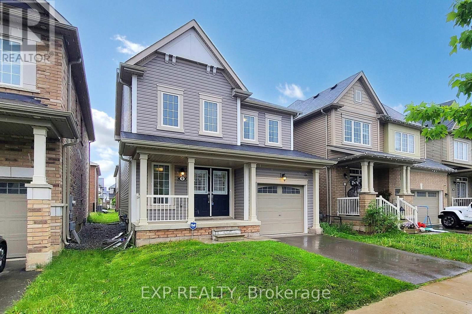 9 ESTHER CRESCENT Image 3