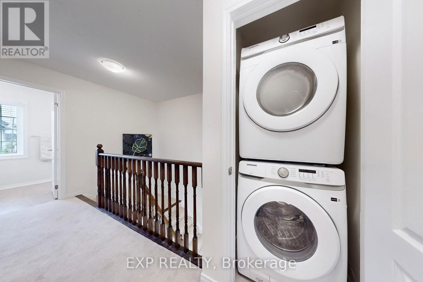 9 ESTHER CRESCENT Image 38
