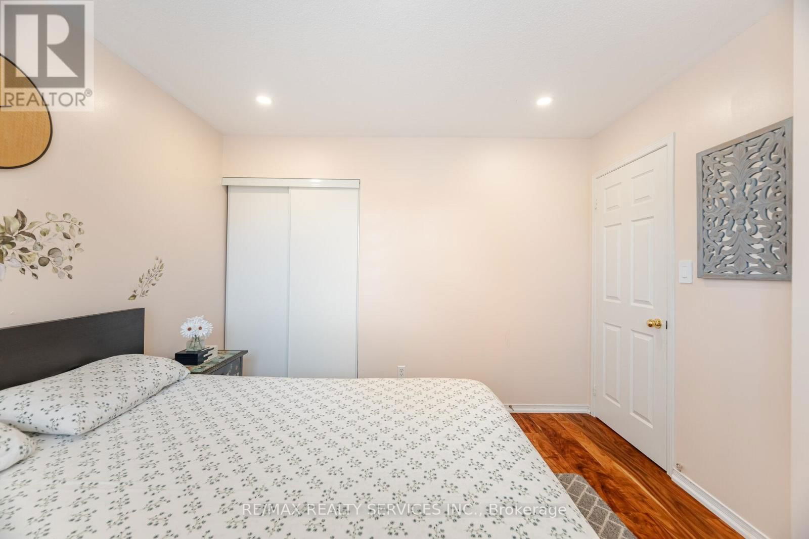 23 FENWICK PLACE Image 29