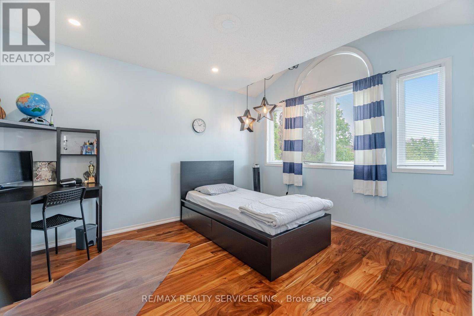 23 FENWICK PLACE Image 30
