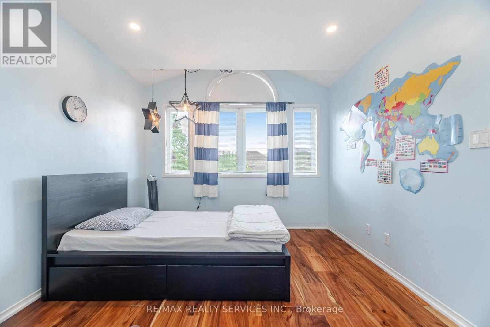 23 FENWICK PLACE Image 31