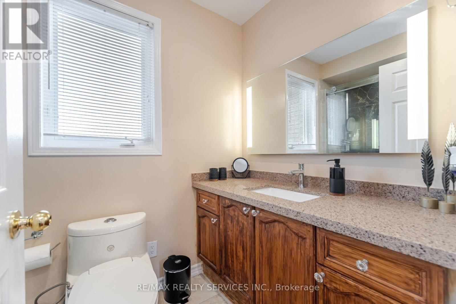 23 FENWICK PLACE Image 35