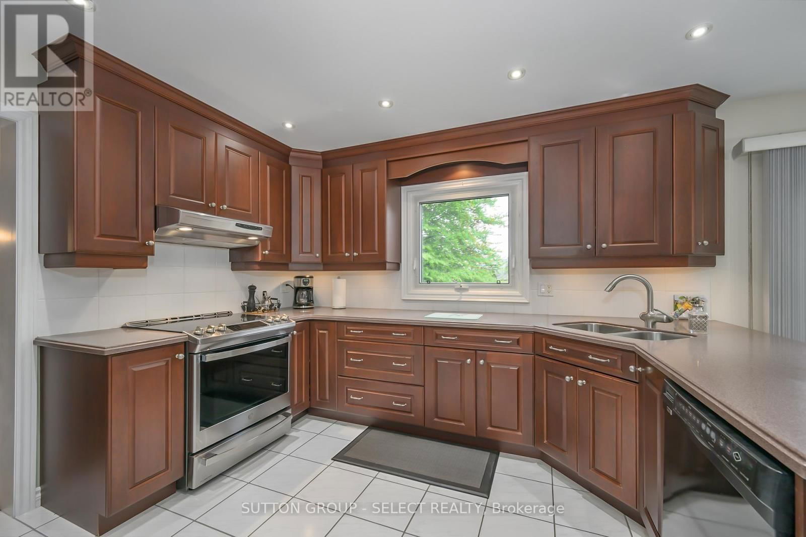 66 JENNIFER ROAD Image 20