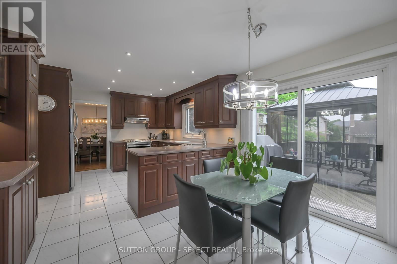 66 JENNIFER ROAD Image 24