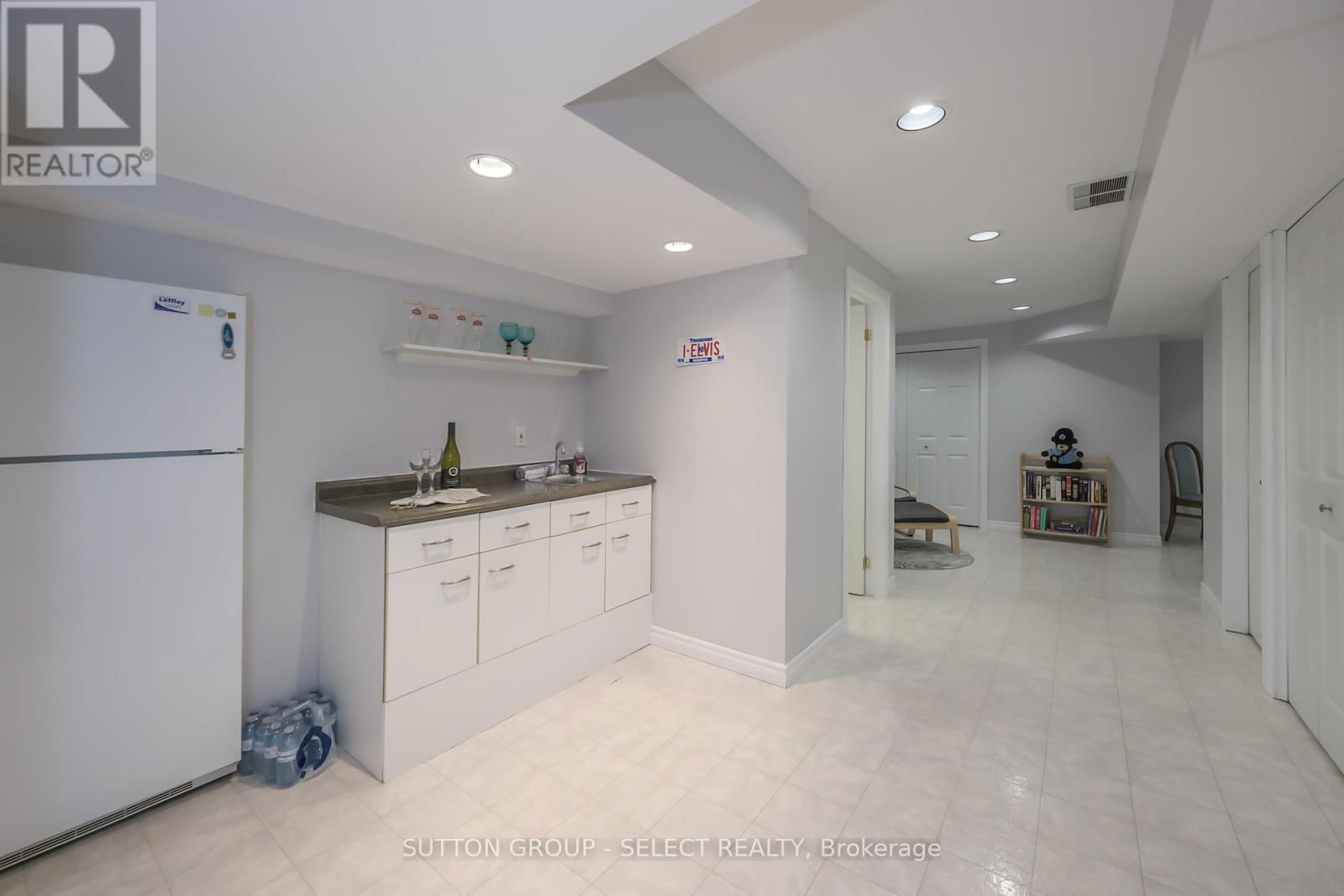 66 JENNIFER ROAD Image 44
