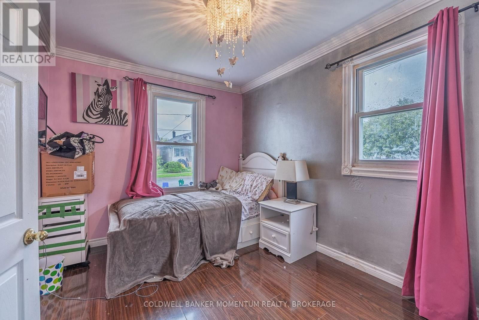 61 QUEEN STREET SOUTH Image 8