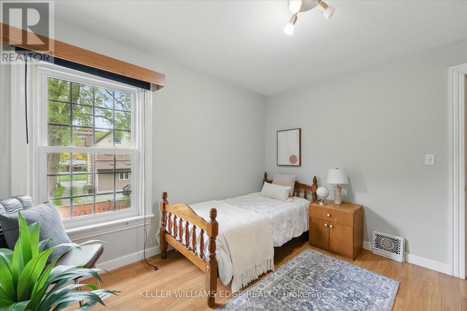 122 SANFORD AVENUE SOUTH Image 28