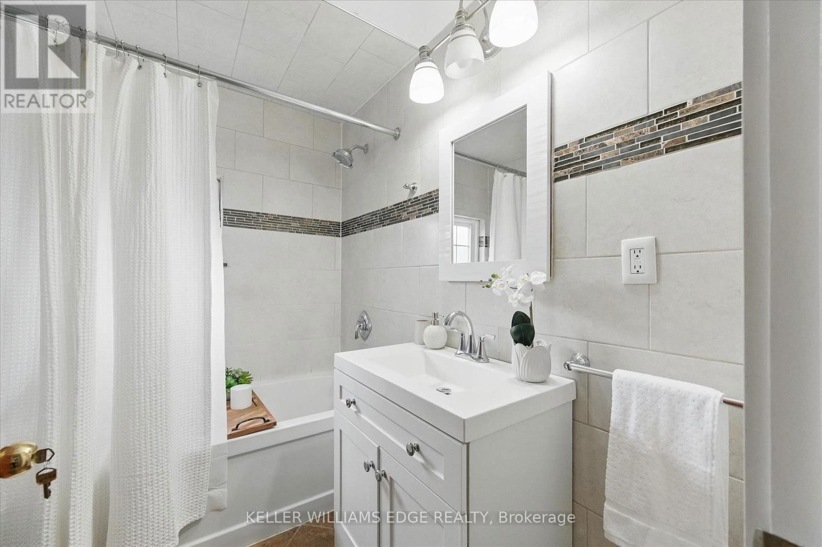 122 SANFORD AVENUE SOUTH Image 30
