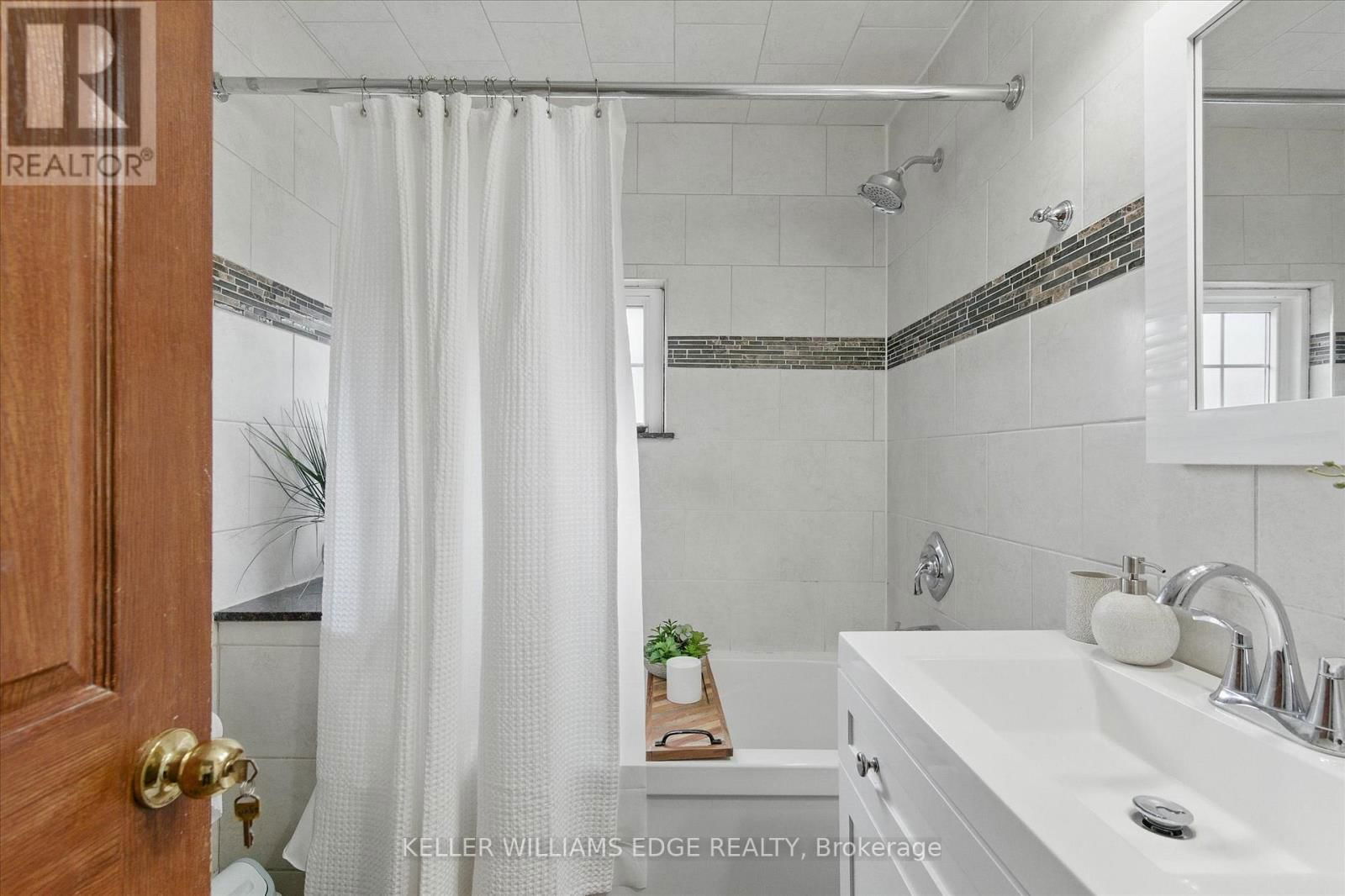 122 SANFORD AVENUE SOUTH Image 31