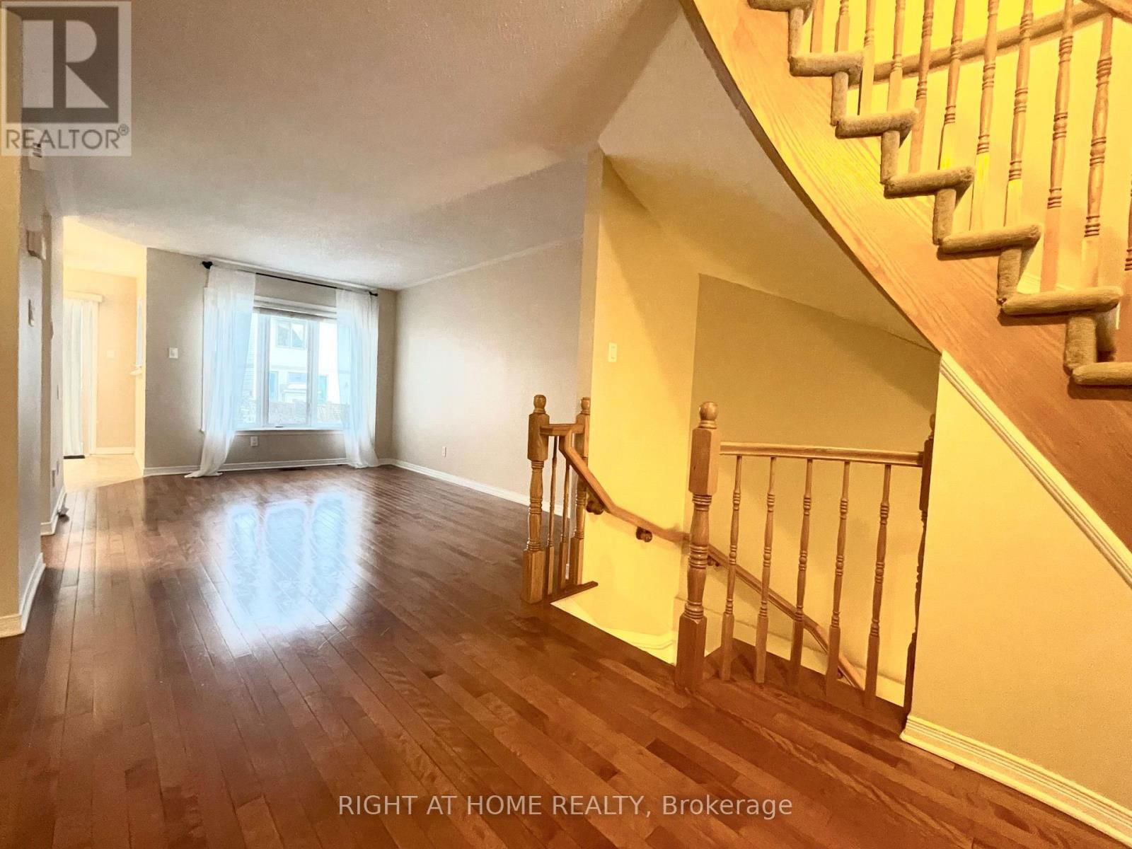 194 DEERCROFT AVENUE Image 3