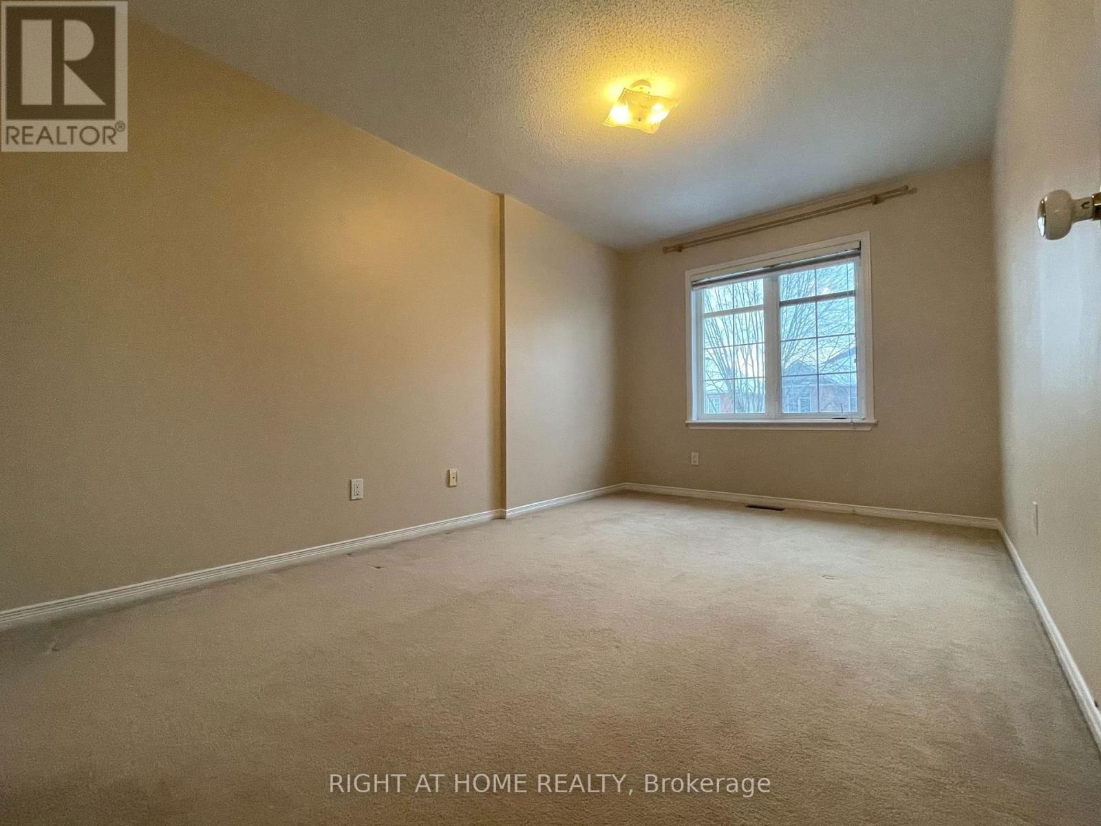 194 DEERCROFT AVENUE Image 6