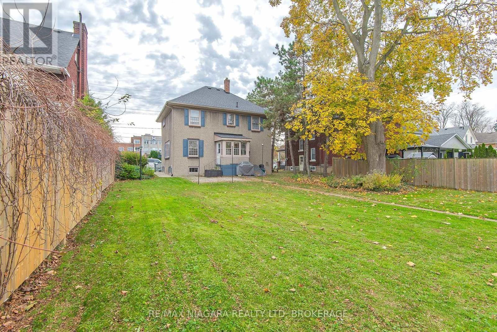 257 SUGARLOAF STREET Image 10