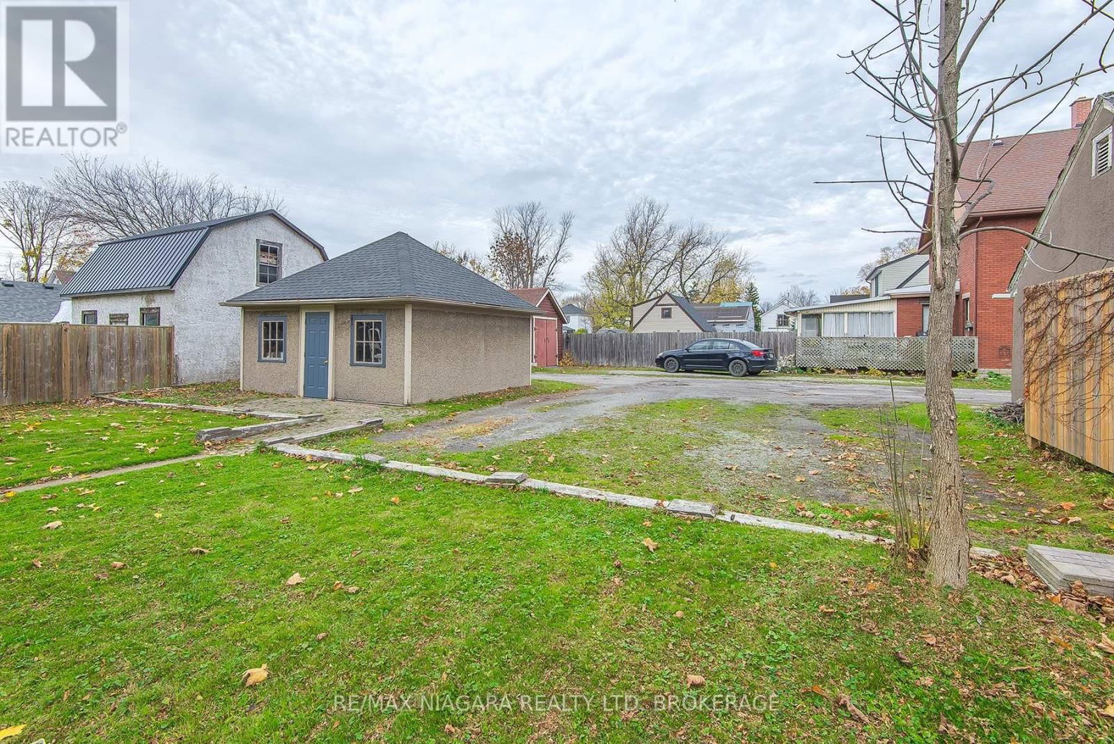 257 SUGARLOAF STREET Image 12
