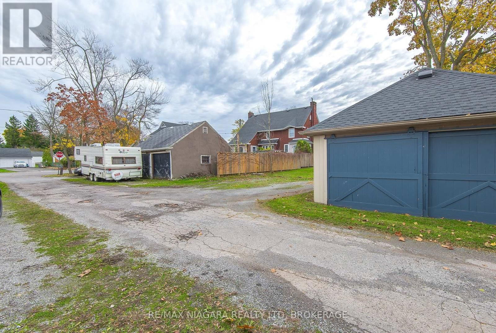 257 SUGARLOAF STREET Image 14