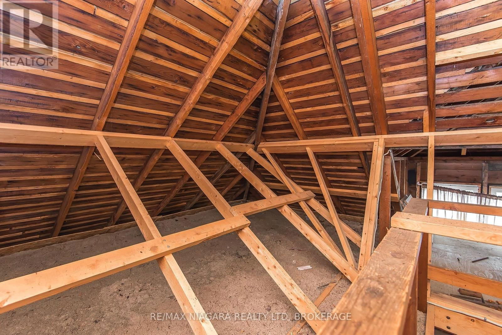 257 SUGARLOAF STREET Image 46
