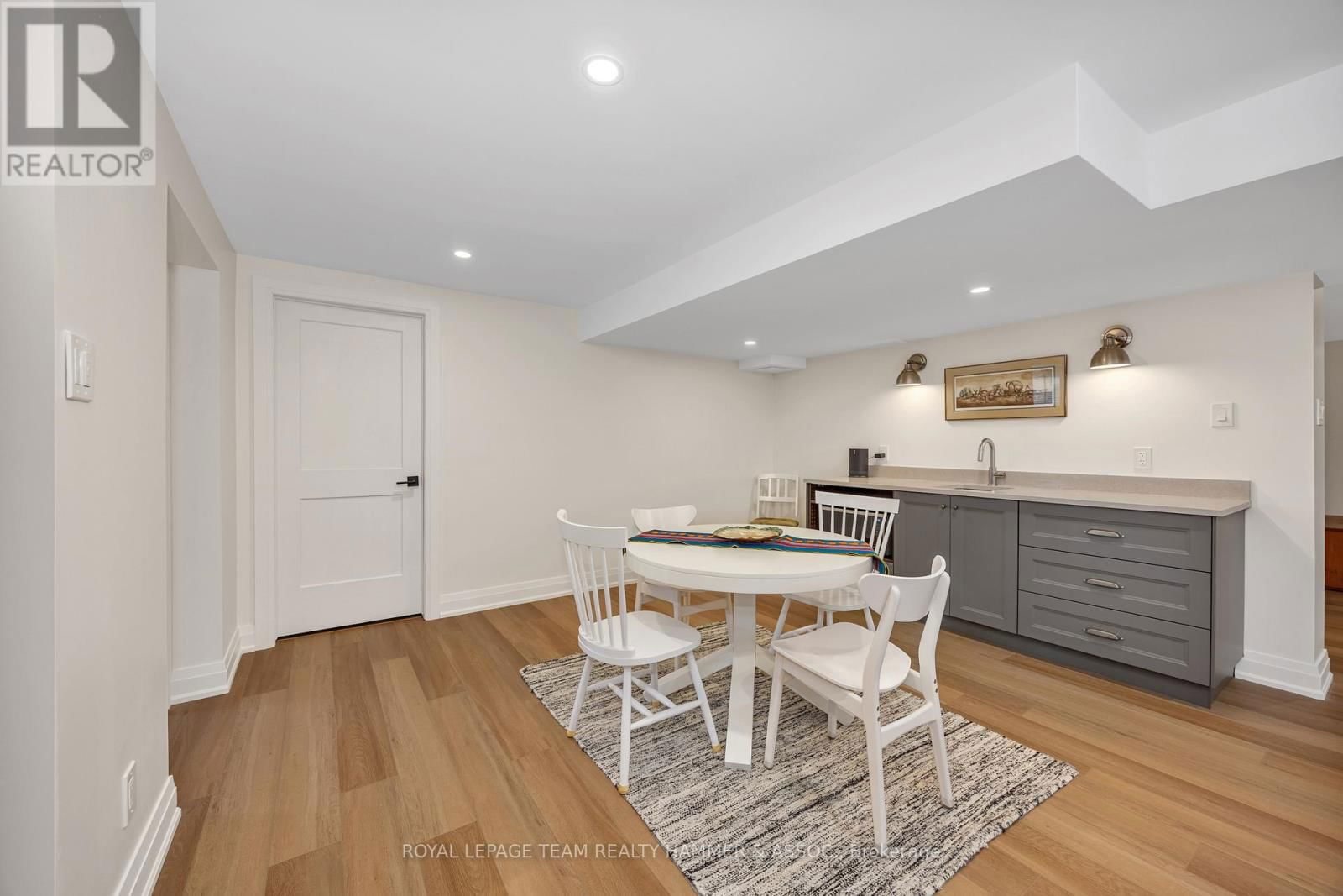 88 DEFENCE STREET Image 35