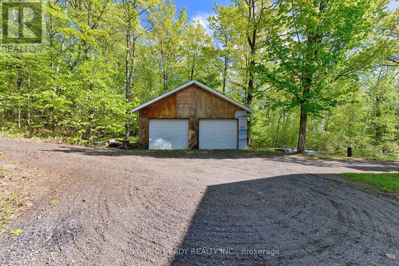 1044 BEACHS LANE Image 19