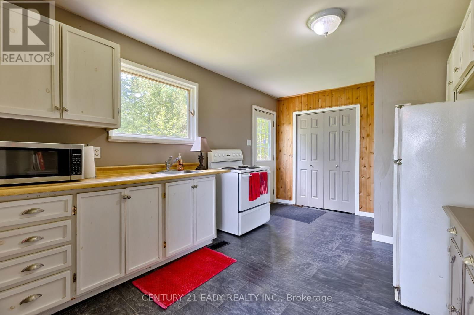 1044 BEACHS LANE Image 26
