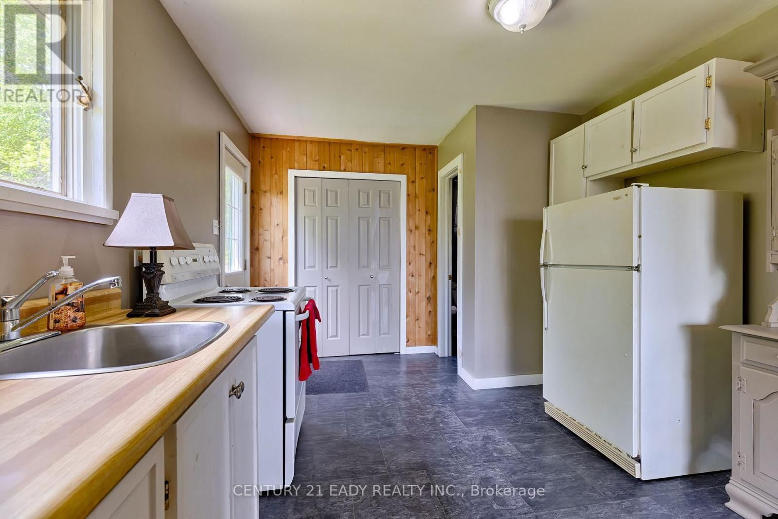 1044 BEACHS LANE Image 27