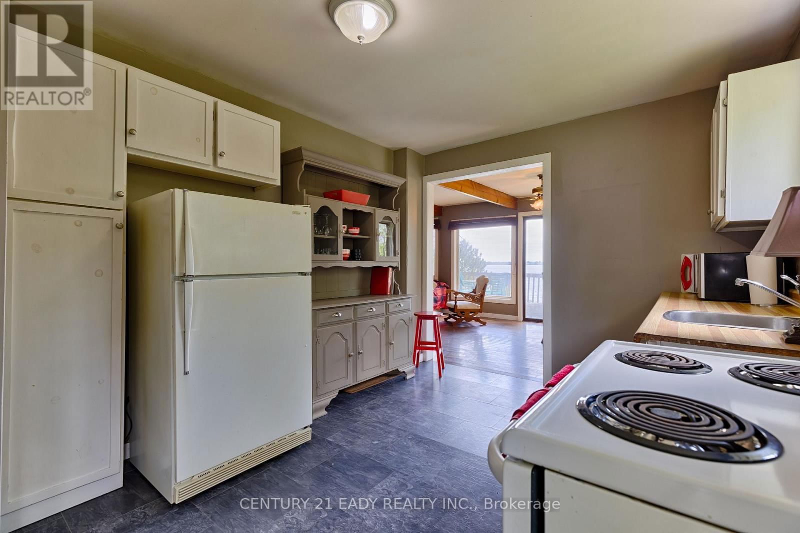 1044 BEACHS LANE Image 28