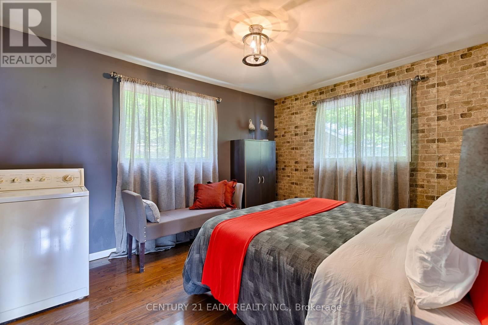 1044 BEACHS LANE Image 39