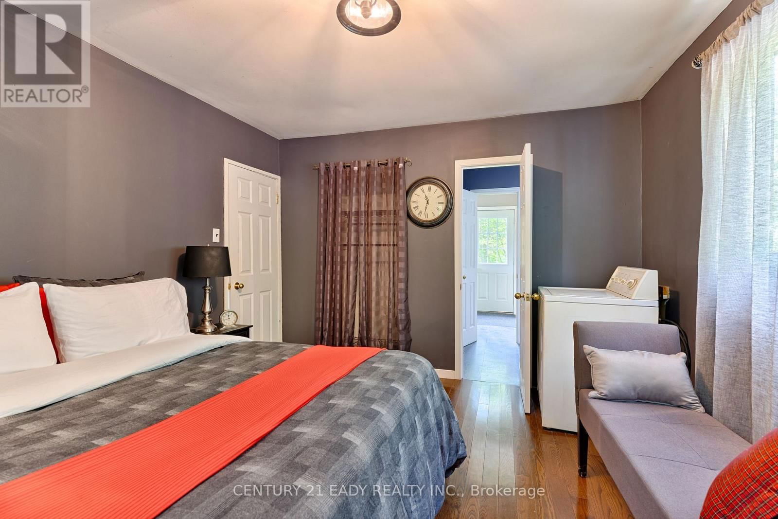 1044 BEACHS LANE Image 40