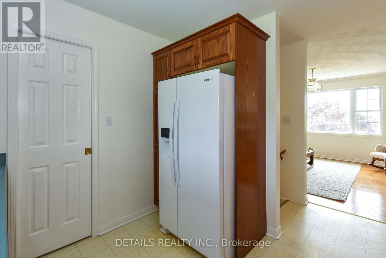 887 MACPHERSON ROAD Image 24