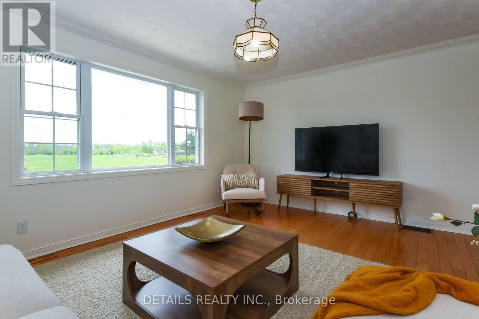 887 MACPHERSON ROAD Image 28