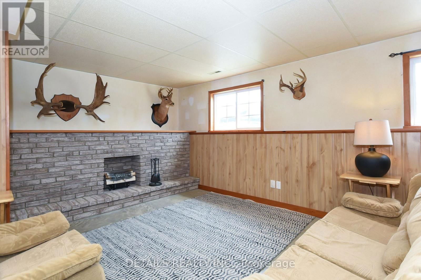 887 MACPHERSON ROAD Image 30