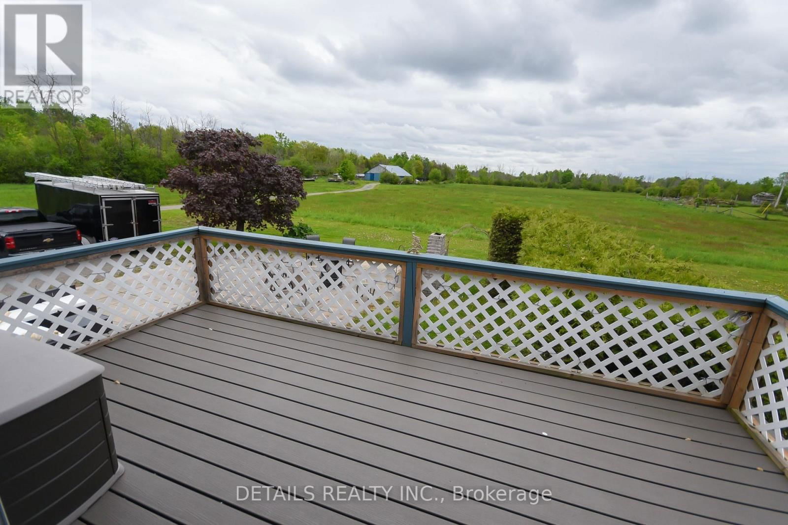 887 MACPHERSON ROAD Image 32