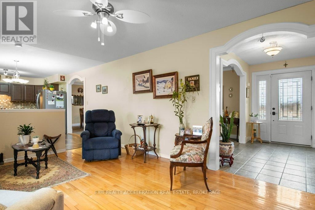 371 COUNTY RD 8 Image 11