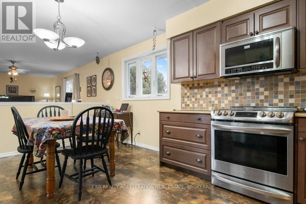 371 COUNTY RD 8 Image 16