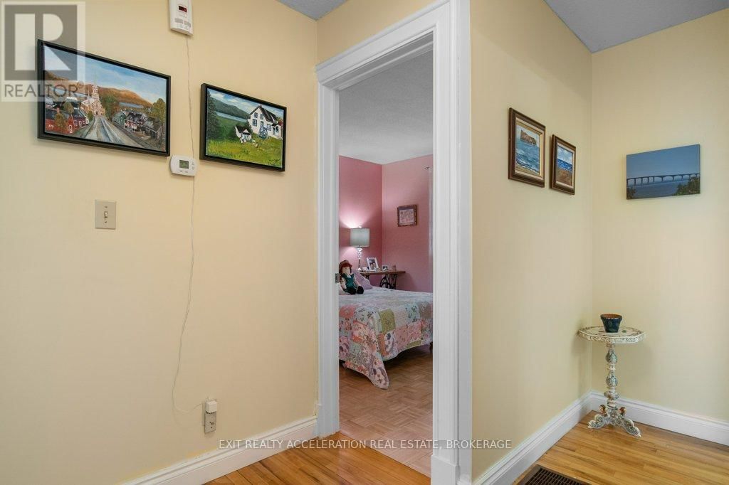 371 COUNTY RD 8 Image 17