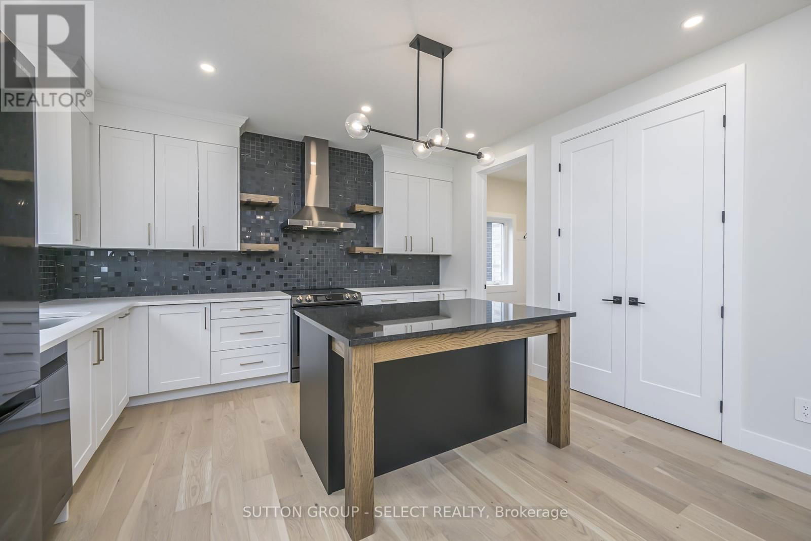 119 OPTIMIST DRIVE Image 12