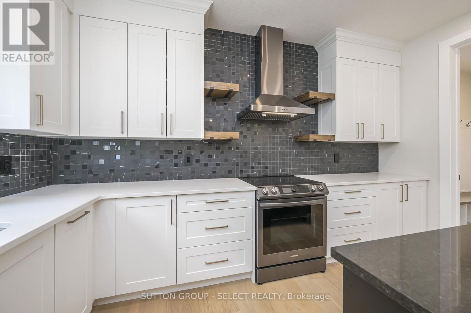 119 OPTIMIST DRIVE Image 13