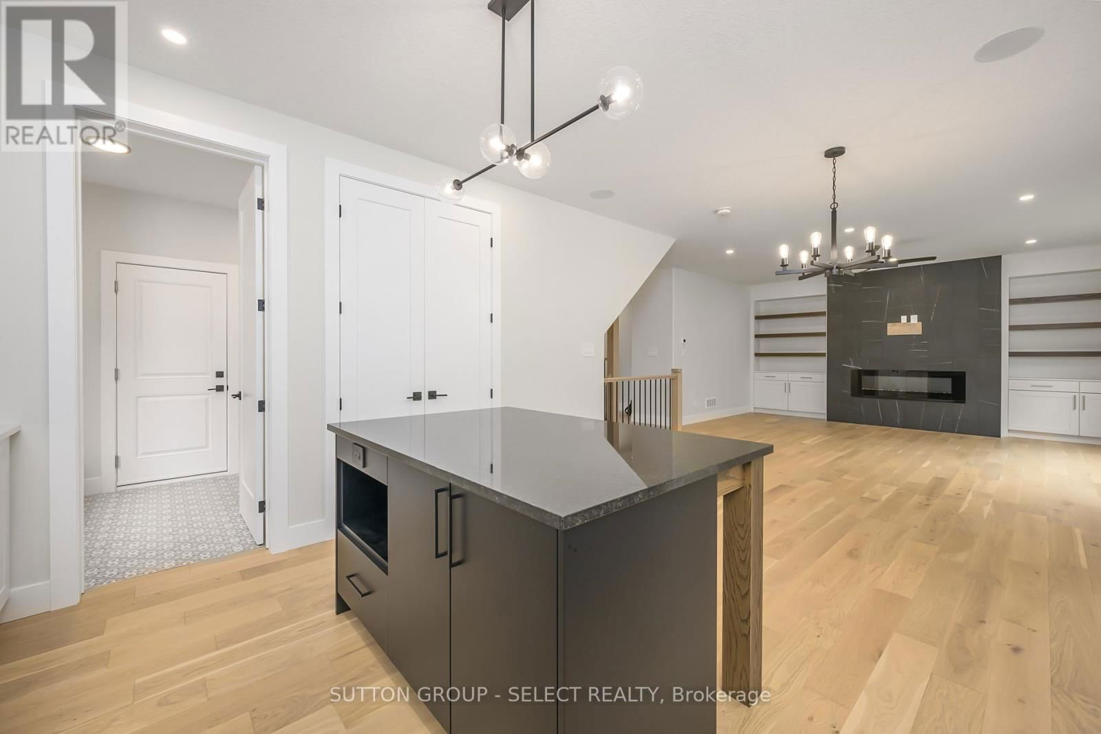 119 OPTIMIST DRIVE Image 15