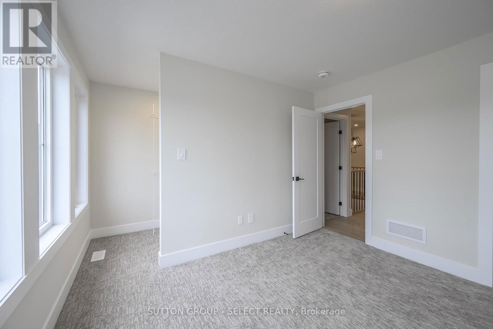 119 OPTIMIST DRIVE Image 31