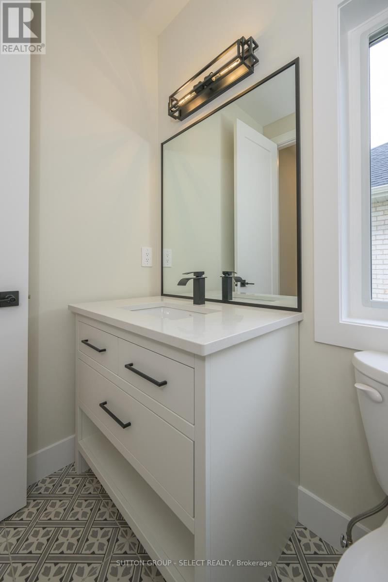 119 OPTIMIST DRIVE Image 32