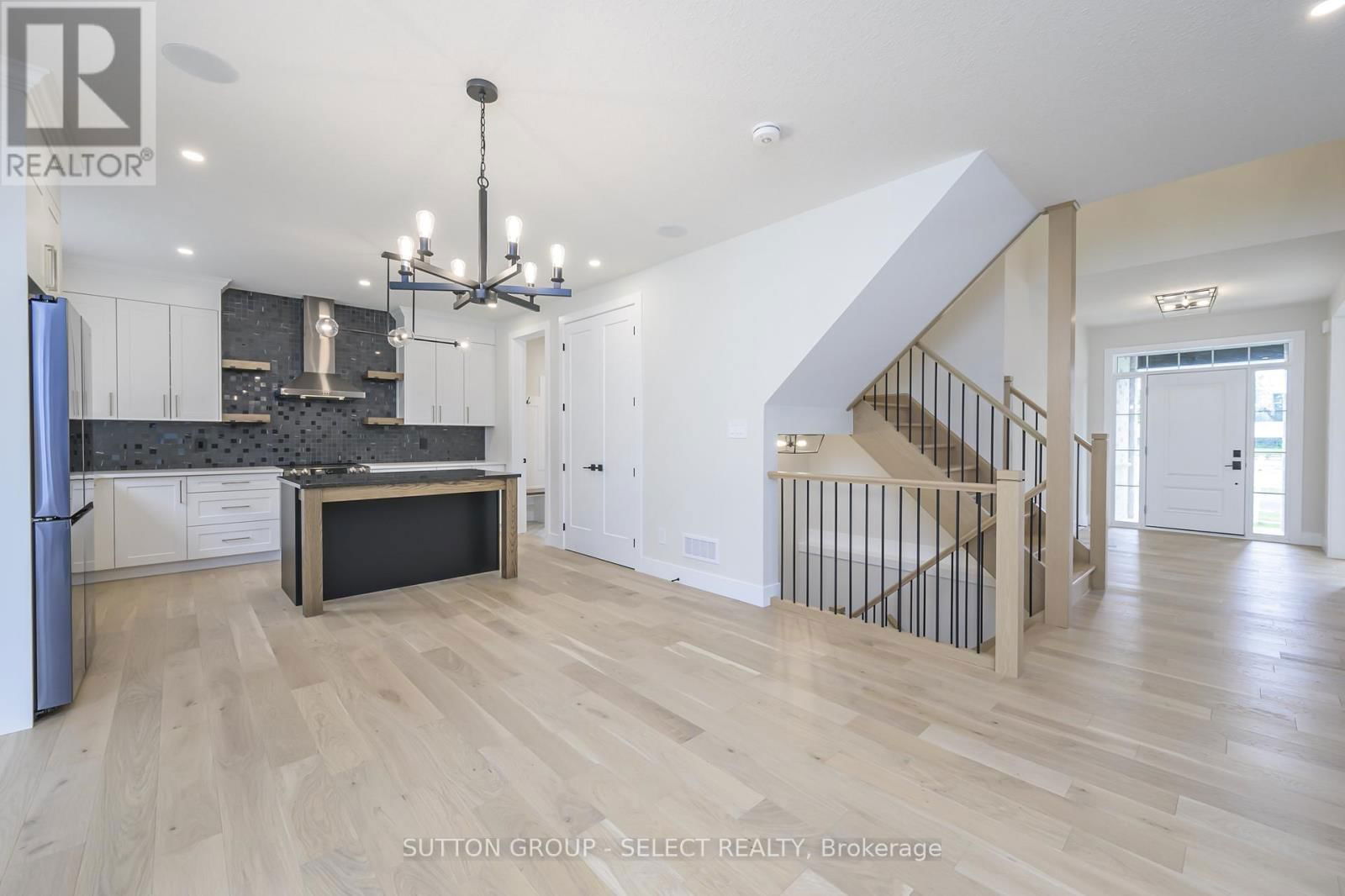 119 OPTIMIST DRIVE Image 9